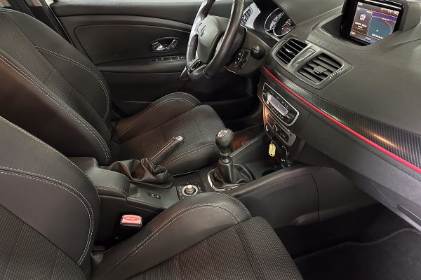 Renault Megane 70-OU-43-15