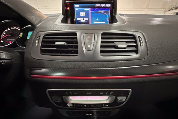 Renault Megane 70-OU-43-7