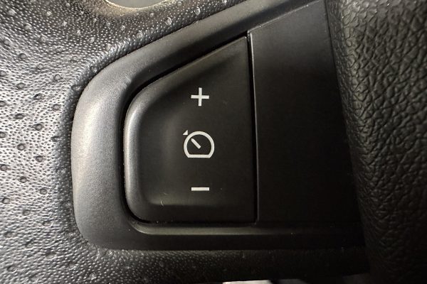 Renault Megane 70-OU-43-9