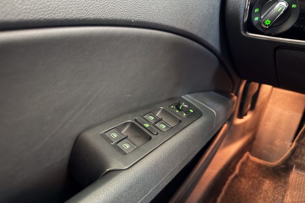 SKODA SUPERB 23-QG-02-12