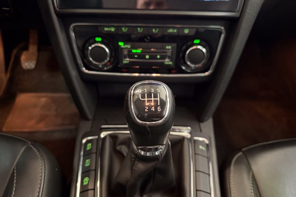 SKODA SUPERB 23-QG-02-14