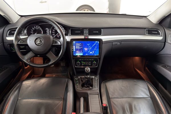 SKODA SUPERB 23-QG-02-20