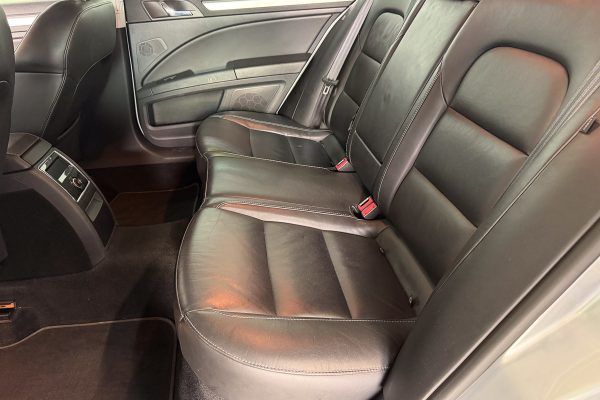 SKODA SUPERB 23-QG-02-6