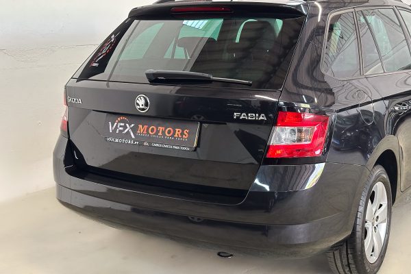 Skoda Fabia 77-RD-57-11