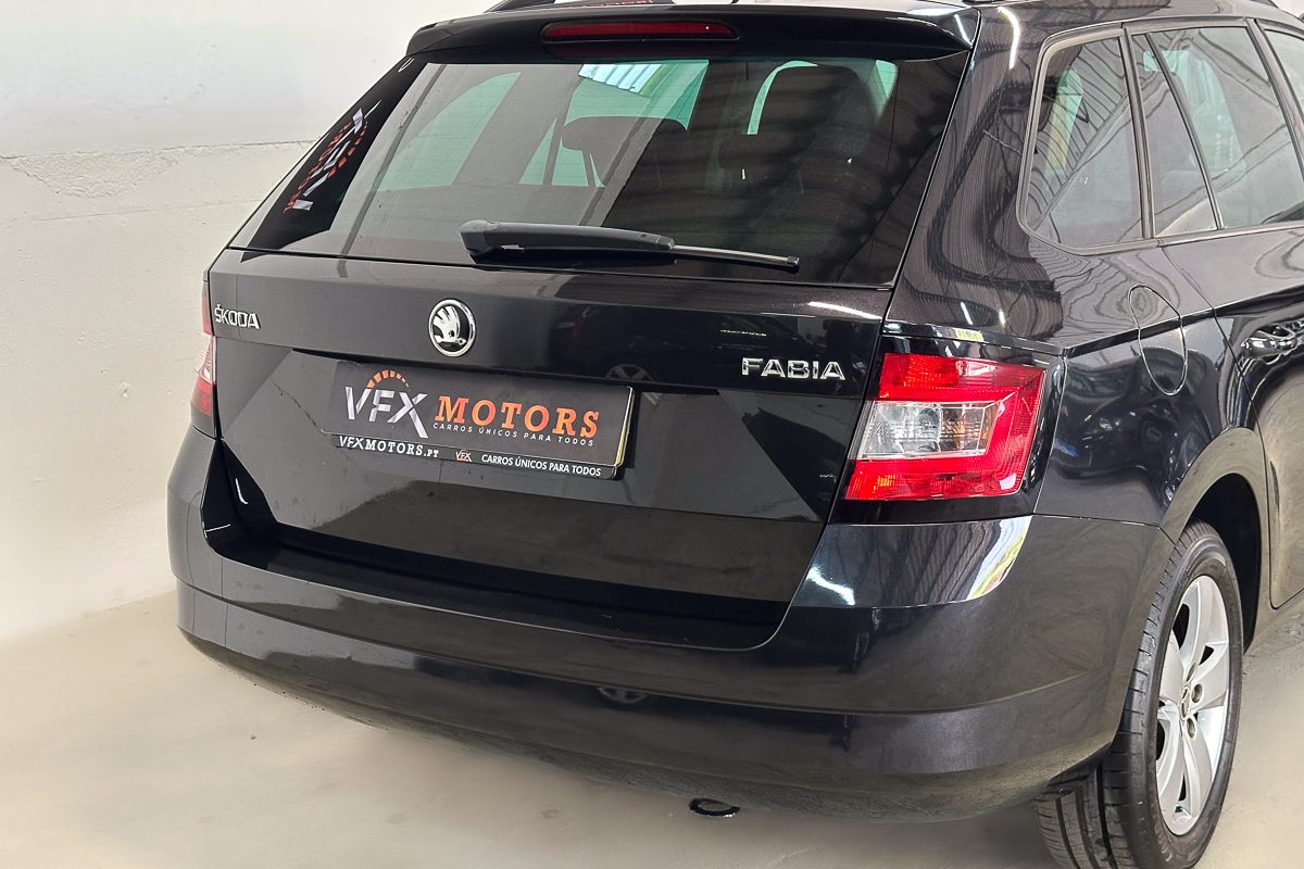 Skoda Fabia 77-RD-57-11