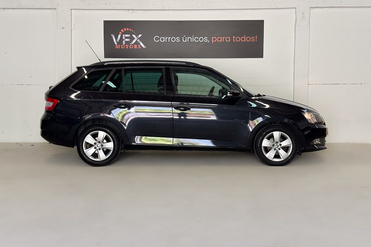 Skoda Fabia 77-RD-57-7
