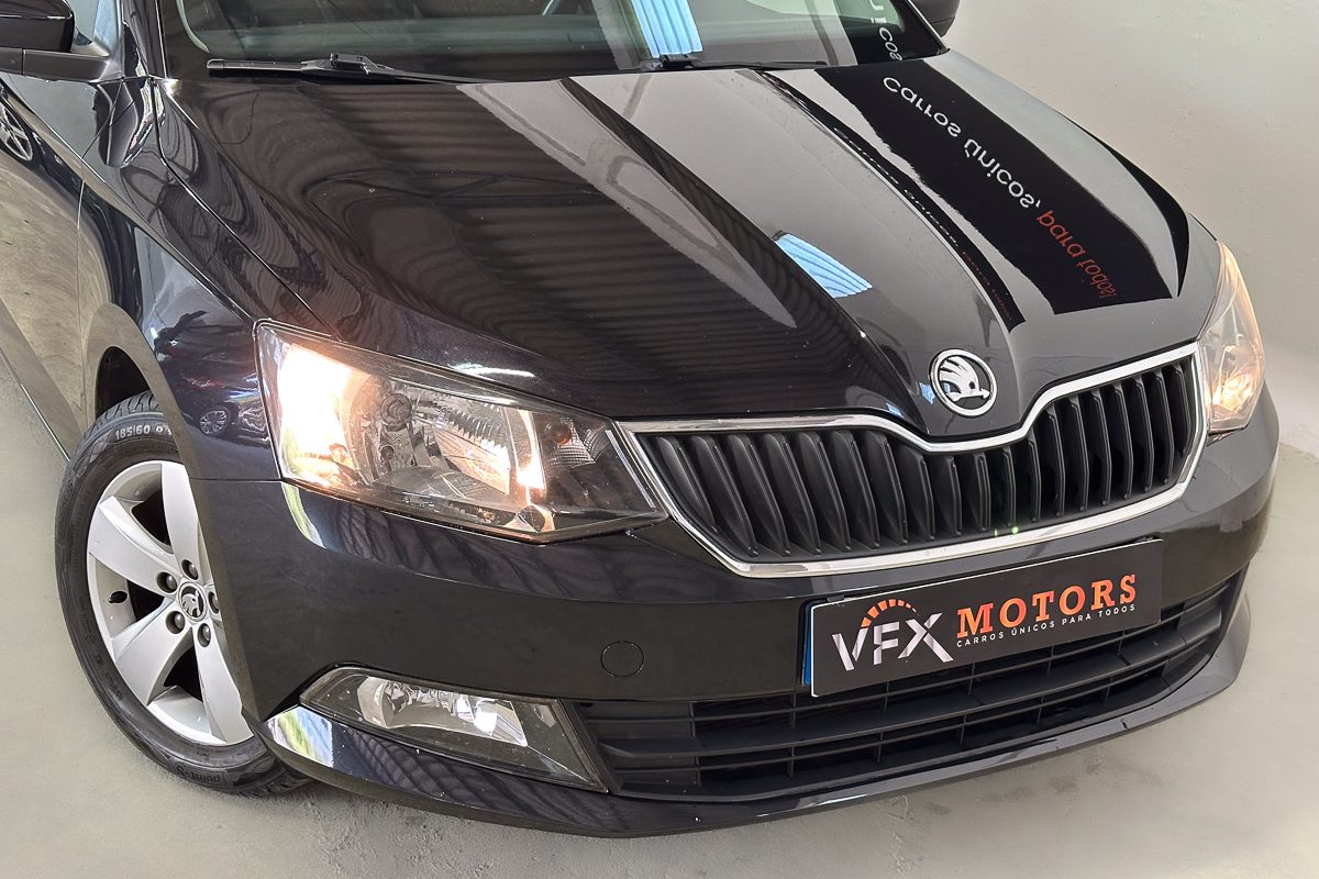 Skoda Fabia 77-RD-57-8