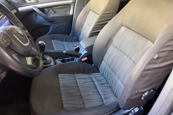 Skoda Octavia 86-LA-09-2