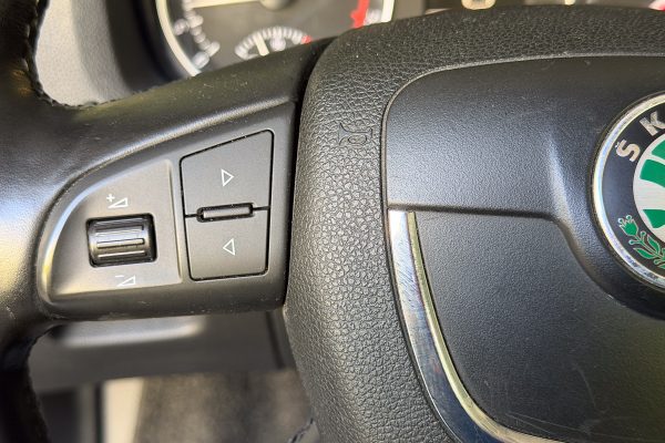 Skoda Octavia 86-LA-09-21