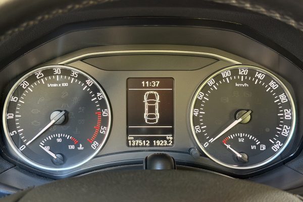 Skoda Octavia 86-LA-09-22