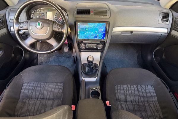 Skoda Octavia 86-LA-09-26