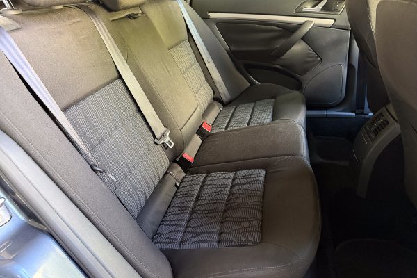 Skoda Octavia 86-LA-09-3