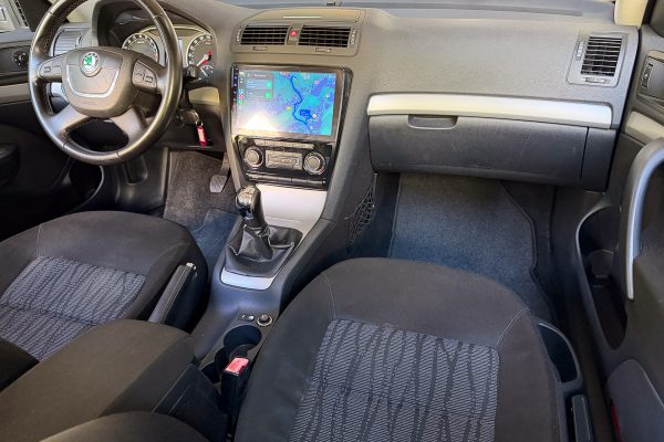 Skoda Octavia 86-LA-09-31