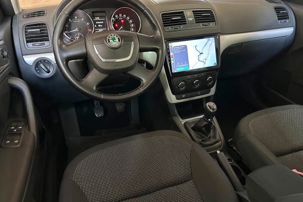 Skoda Yeti 89-JU-98-6