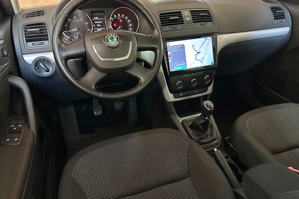 Skoda Yeti 89-JU-98-6