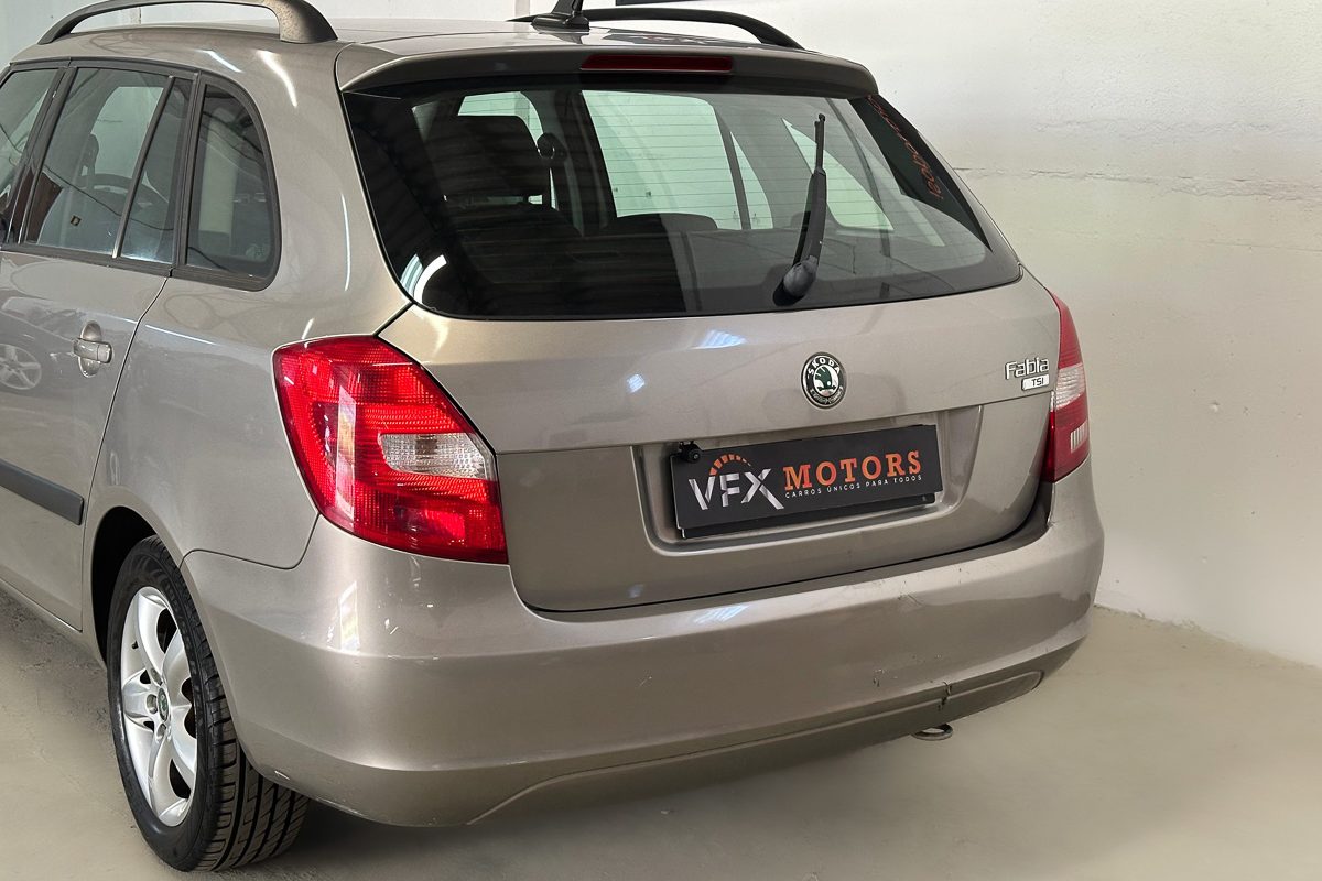 Skoda fabia 23-JJ-68-13