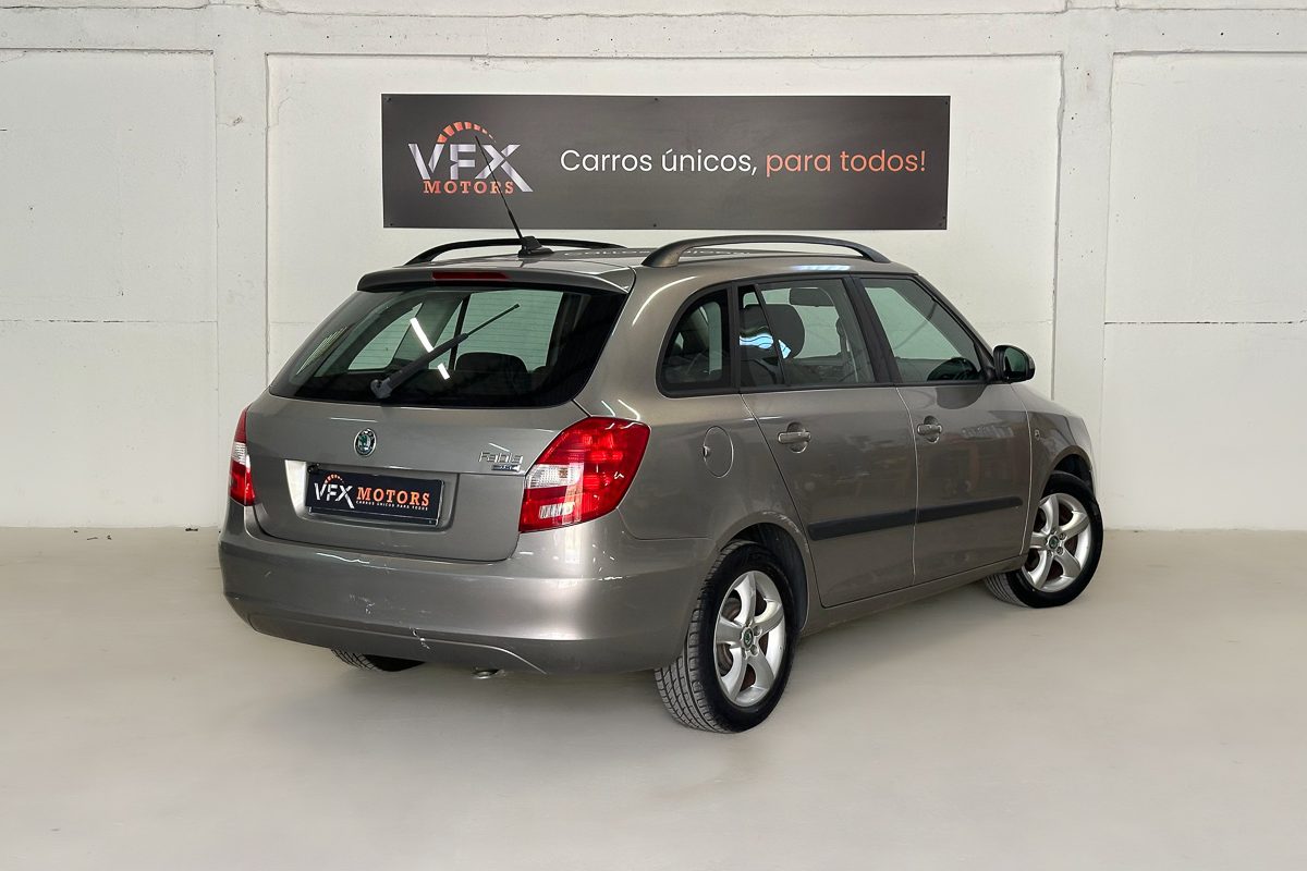 Skoda fabia 23-JJ-68-15