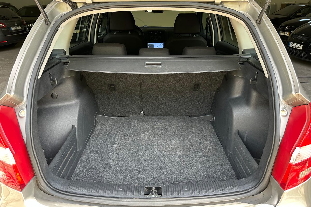 Skoda fabia 23-JJ-68-16