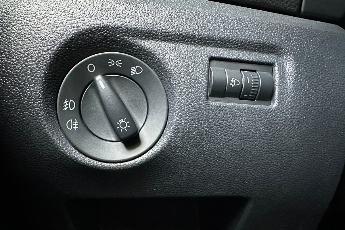 Skoda fabia 23-JJ-68-23