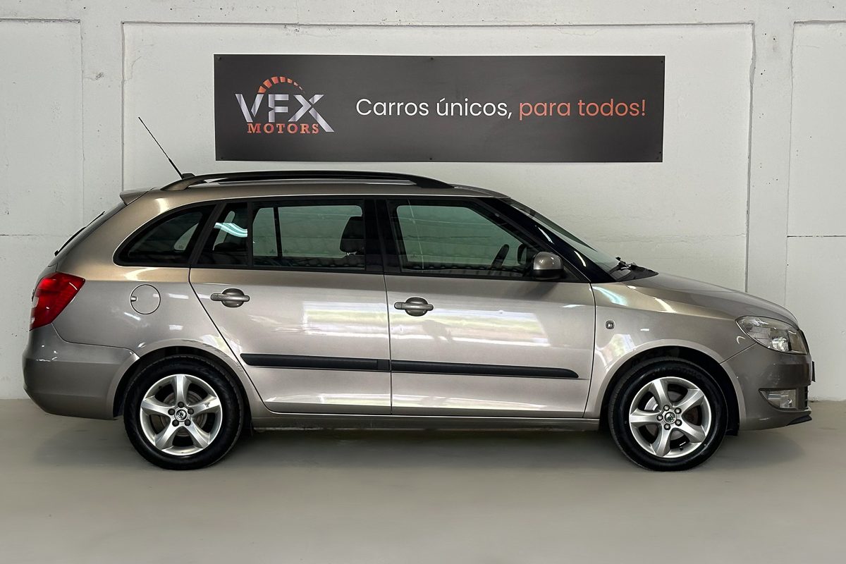 Skoda fabia 23-JJ-68-27