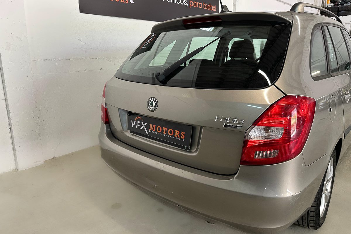 Skoda fabia 23-JJ-68-33