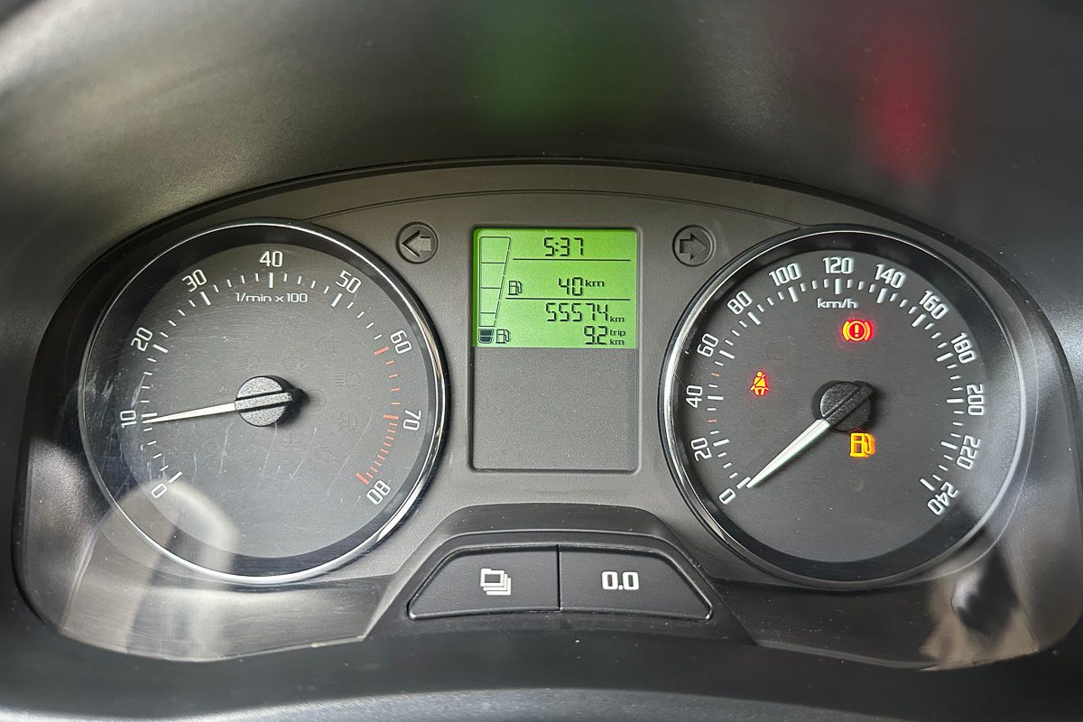 Skoda fabia 23-JJ-68-8