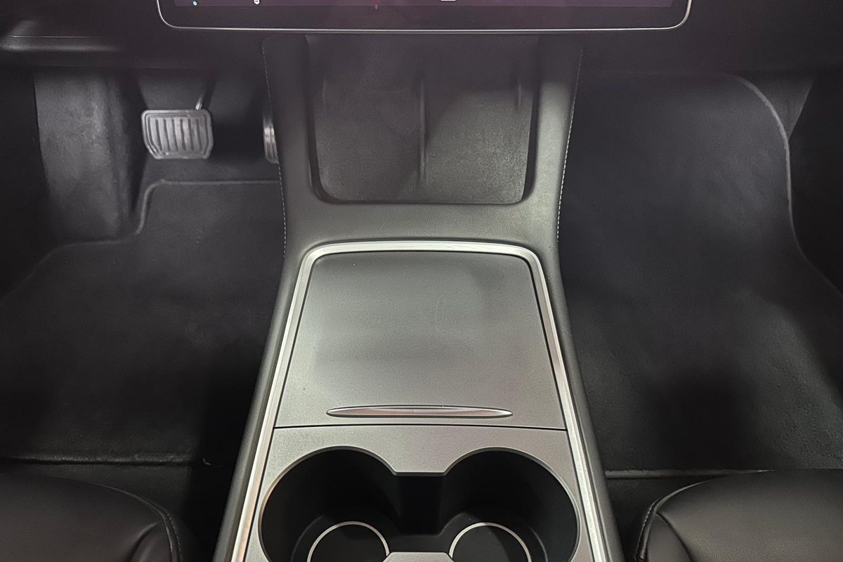 TESLA MODEL 3 LONG RANGE-14