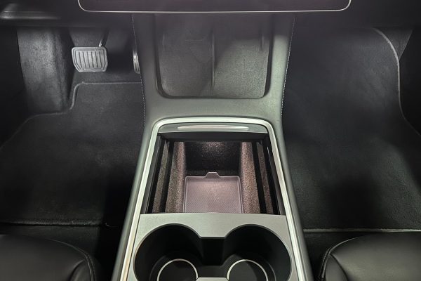 TESLA MODEL 3 LONG RANGE-16