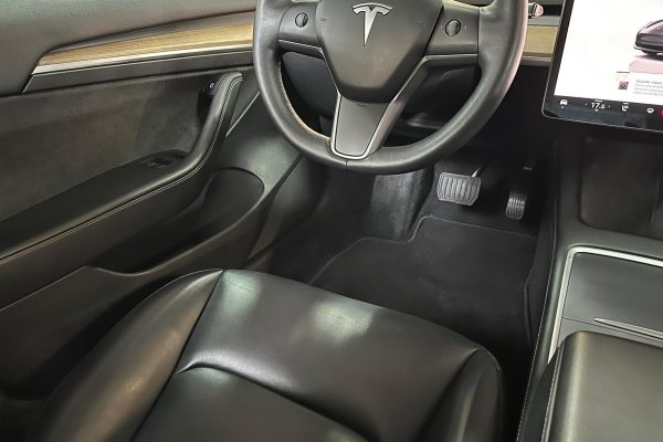 TESLA MODEL 3 LONG RANGE-17