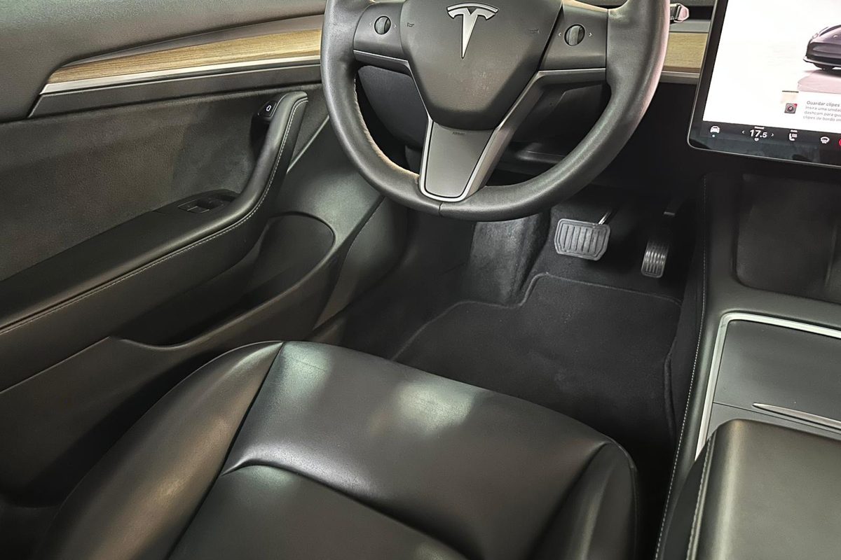 TESLA MODEL 3 LONG RANGE-17