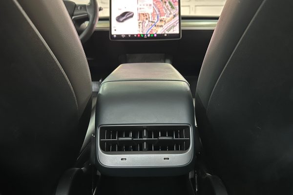 TESLA MODEL 3 LONG RANGE-31
