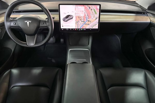 TESLA MODEL 3 LONG RANGE-33