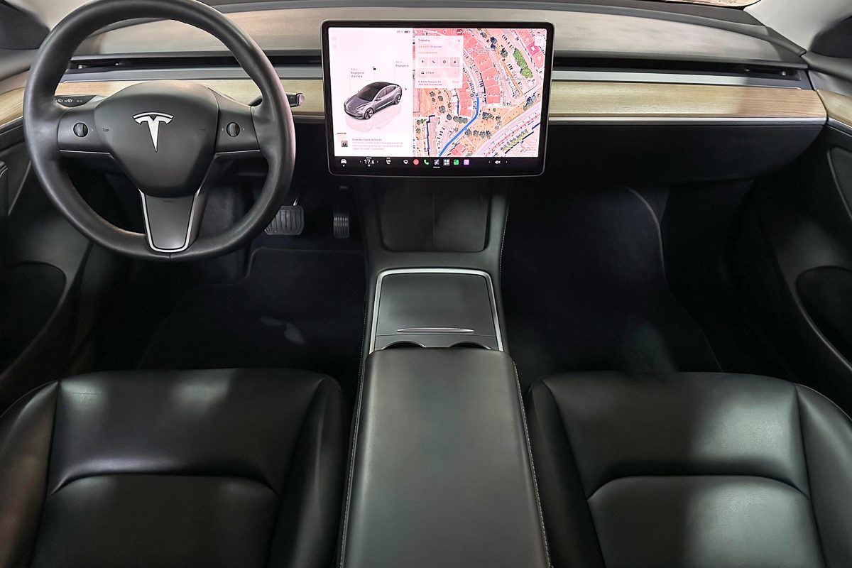 TESLA MODEL 3 LONG RANGE-33