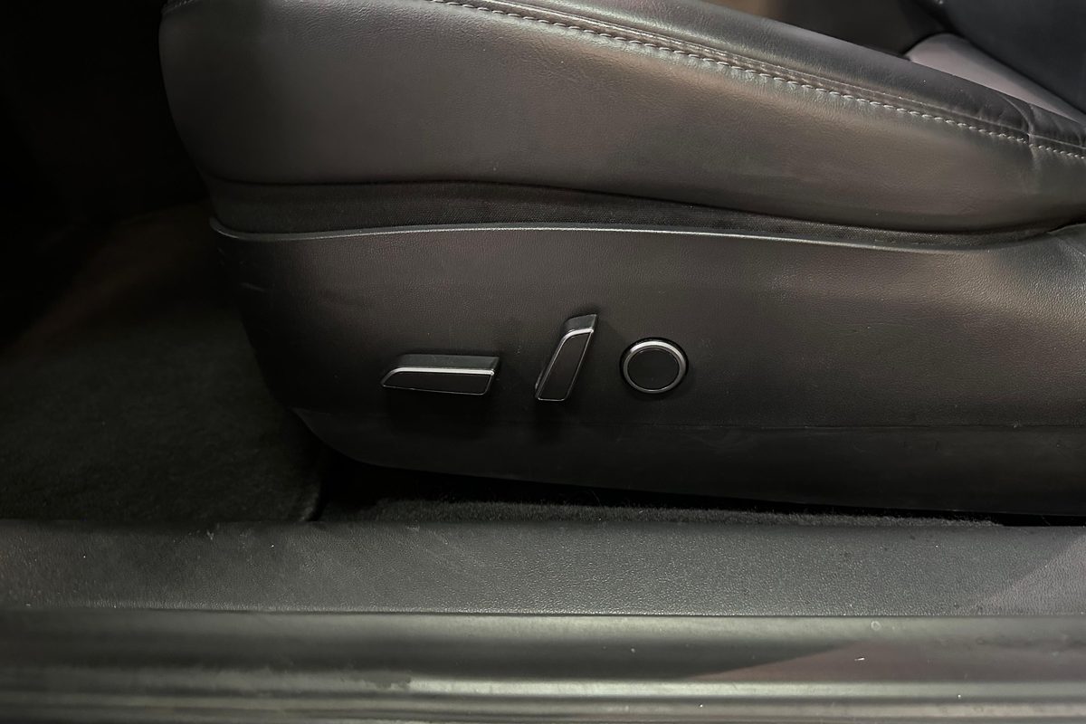 TESLA MODEL 3 LONG RANGE-40