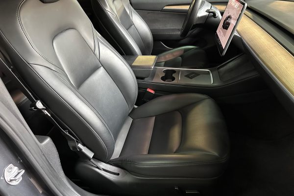 TESLA MODEL 3 LONG RANGE-41