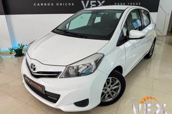 TOYOTA YARIS-15