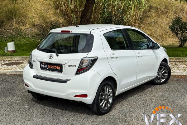 TOYOTA YARIS-18