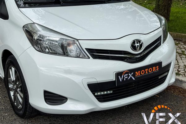 TOYOTA YARIS-19