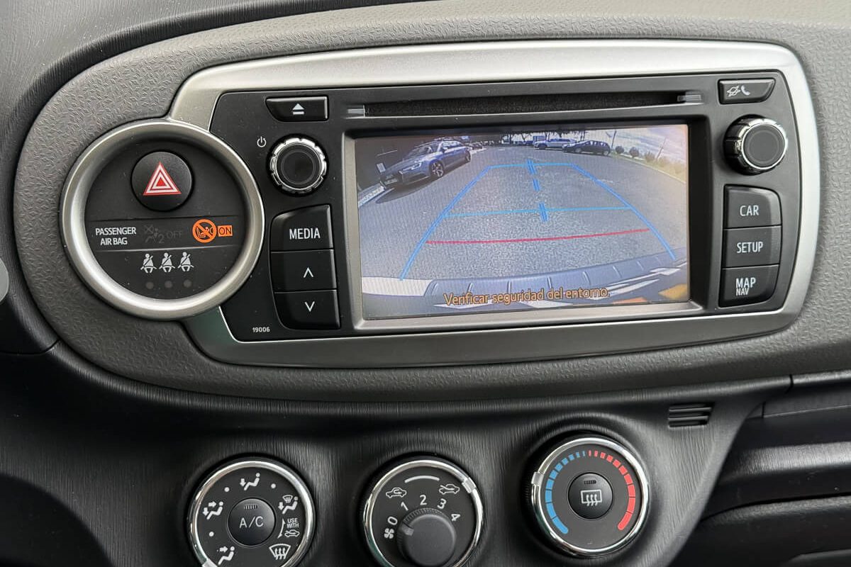 TOYOTA YARIS-2