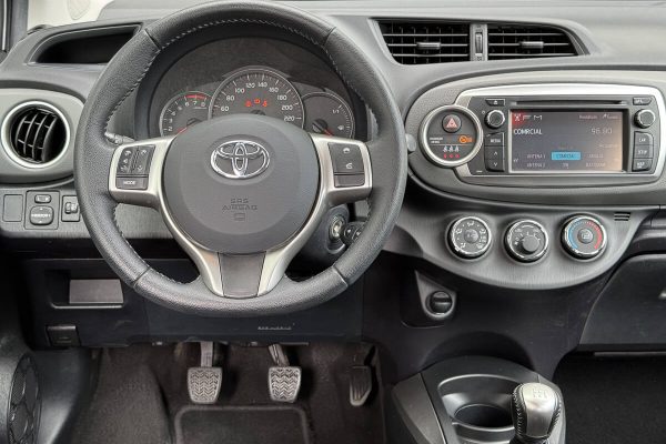 TOYOTA YARIS-9