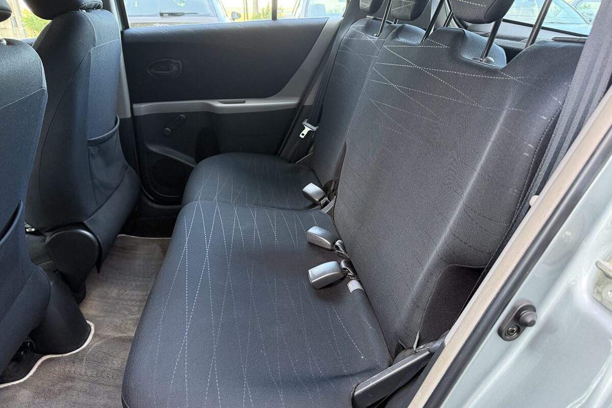 TOYOTA YARIS_-14