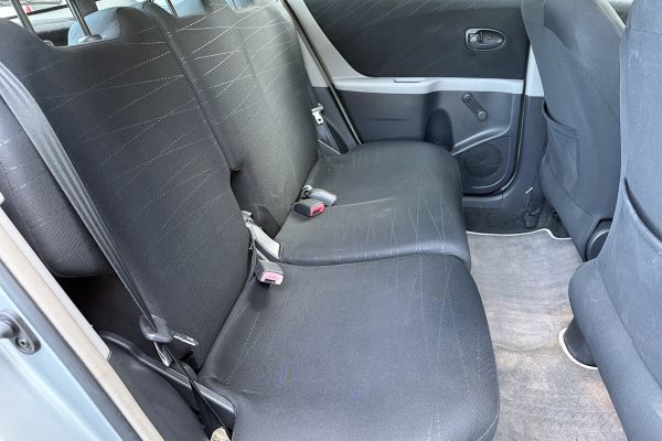 TOYOTA YARIS_-16