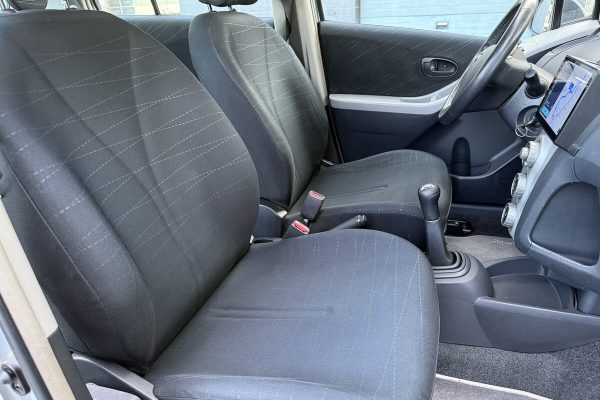TOYOTA YARIS_-17