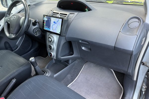 TOYOTA YARIS_-18