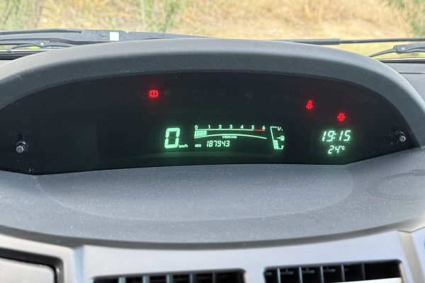 TOYOTA YARIS_-20