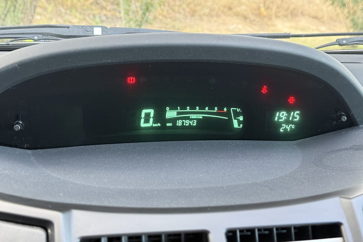 TOYOTA YARIS_-20