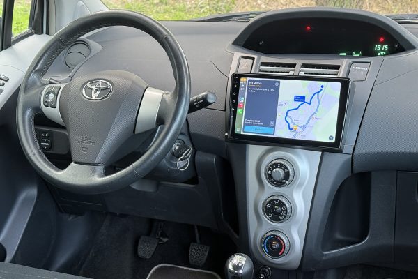 TOYOTA YARIS_-21