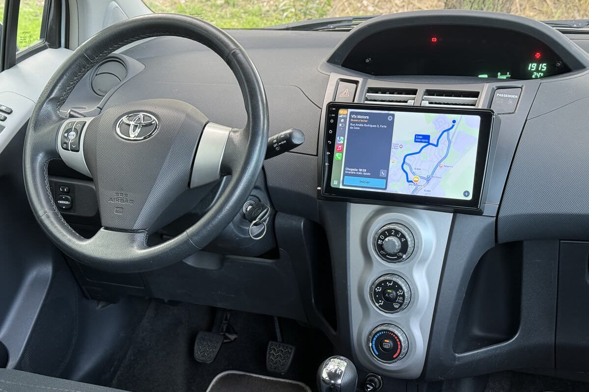 TOYOTA YARIS_-21