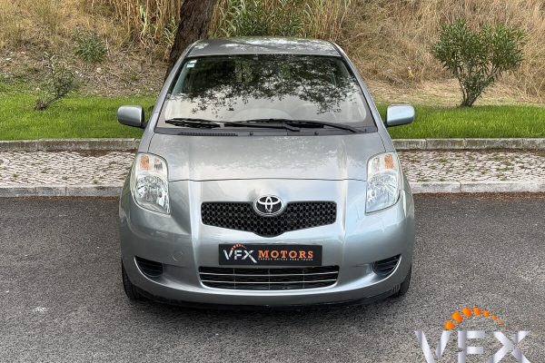 TOYOTA YARIS_-8