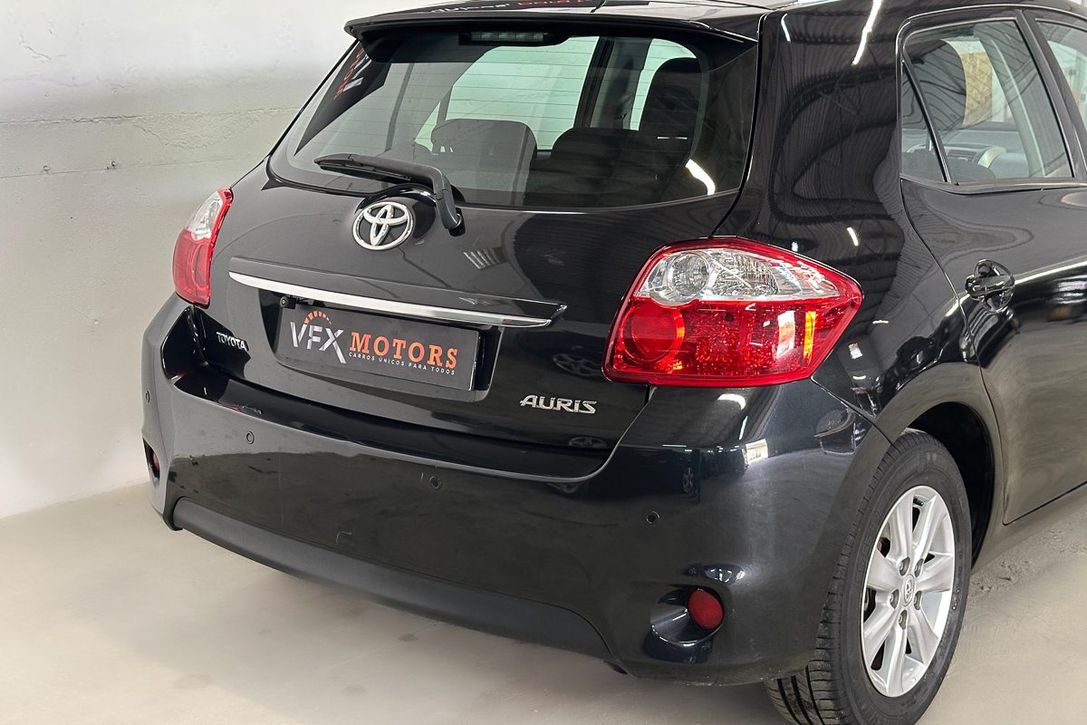 Toyota Auris 02-MP-00-3